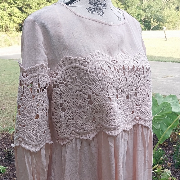 BLUSH JESSICA SIMPSON CROCHET LACE TRIM DRESSY BLOUSE/ S/P - Picture 5 of 7